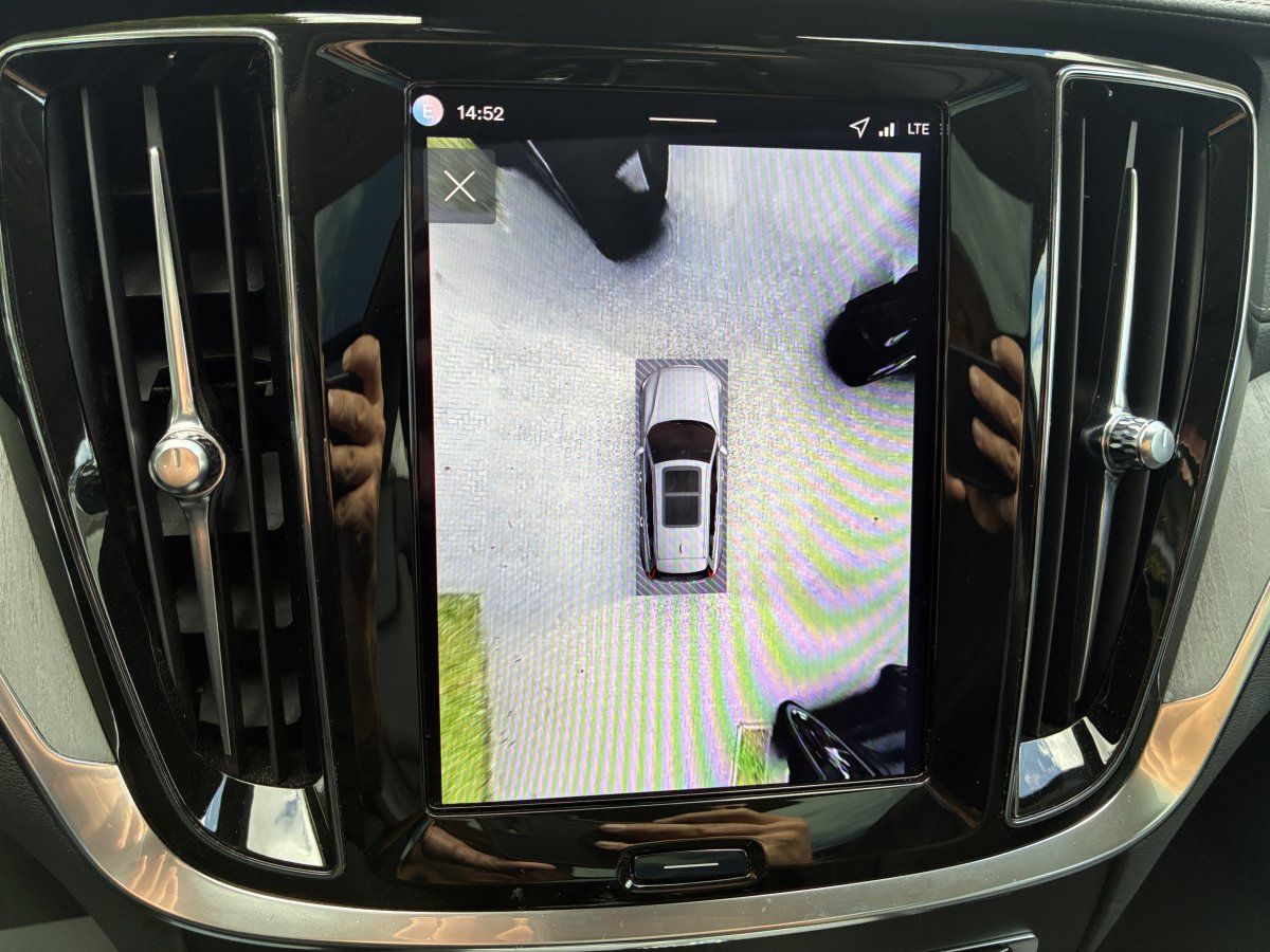 Volvo V60 B4 Ultra Dark *Massage, Head-Up, B&W* foto 15