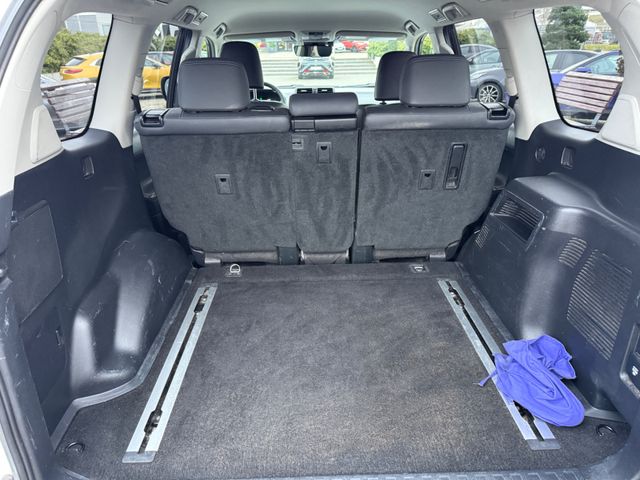 Toyota Land Cruiser Executive Bear-Lock