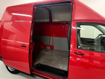 Volkswagen T6 Transporter - 12
