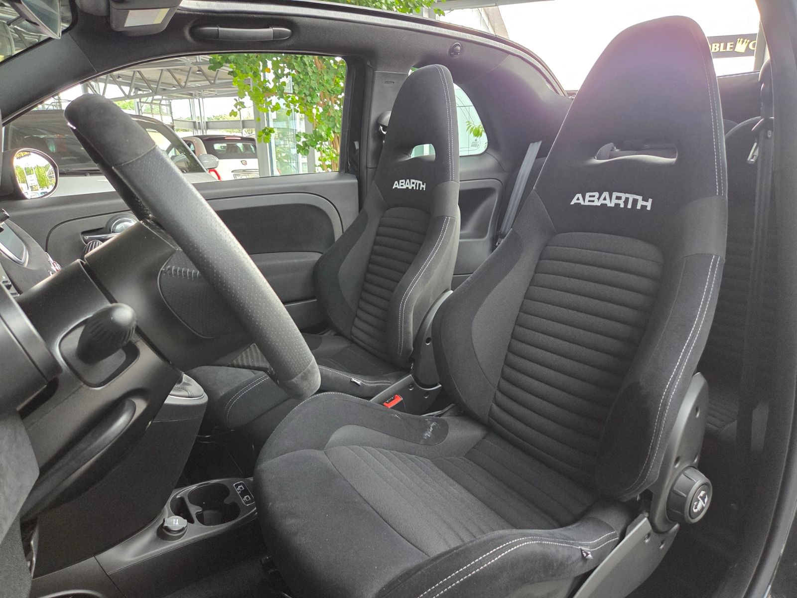 Fahrzeugabbildung Abarth 595C Competizione NAVI CarPlay