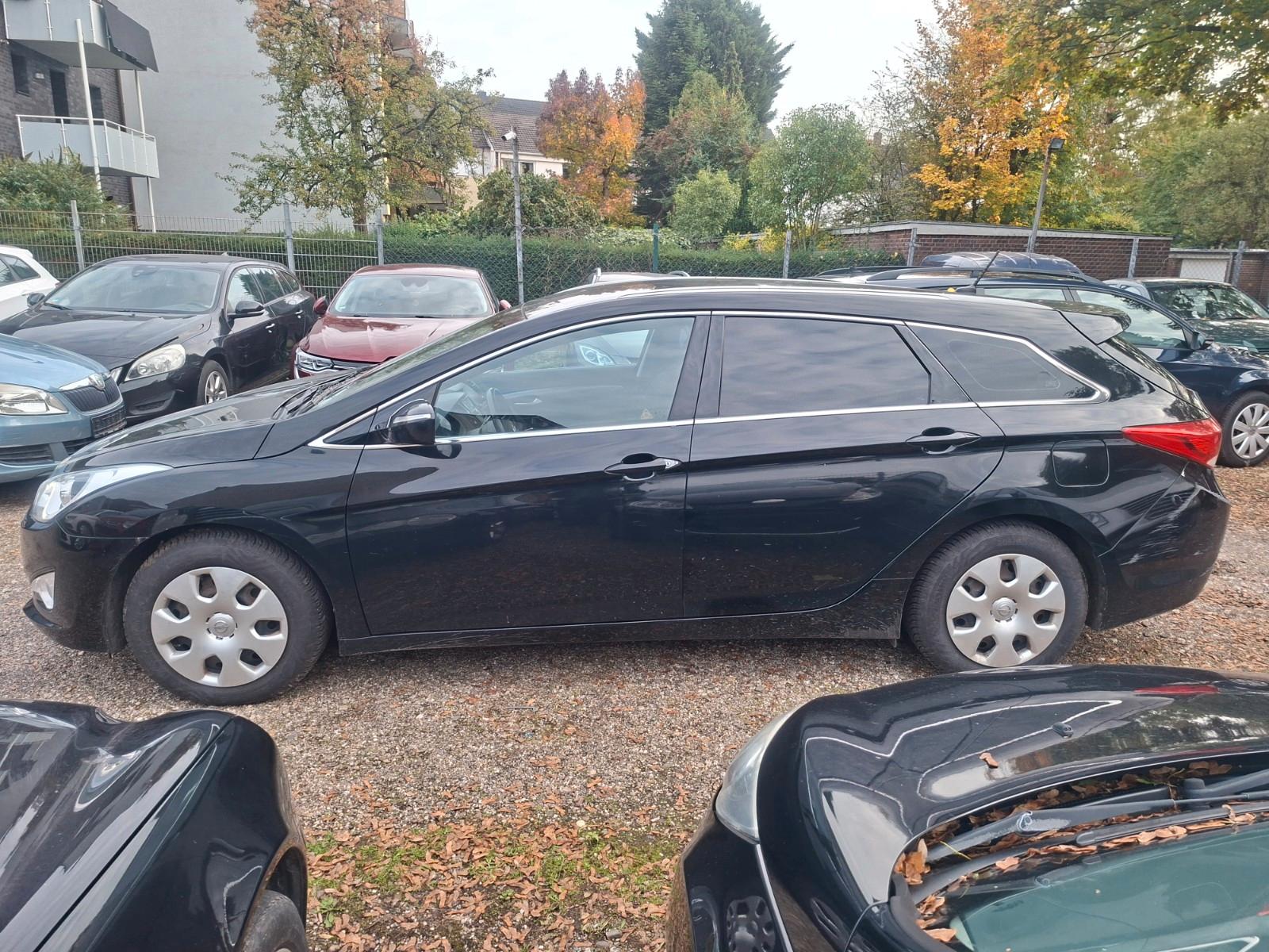 Hyundai i40 2014 — interior
