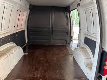 Volkswagen Caddy - 10
