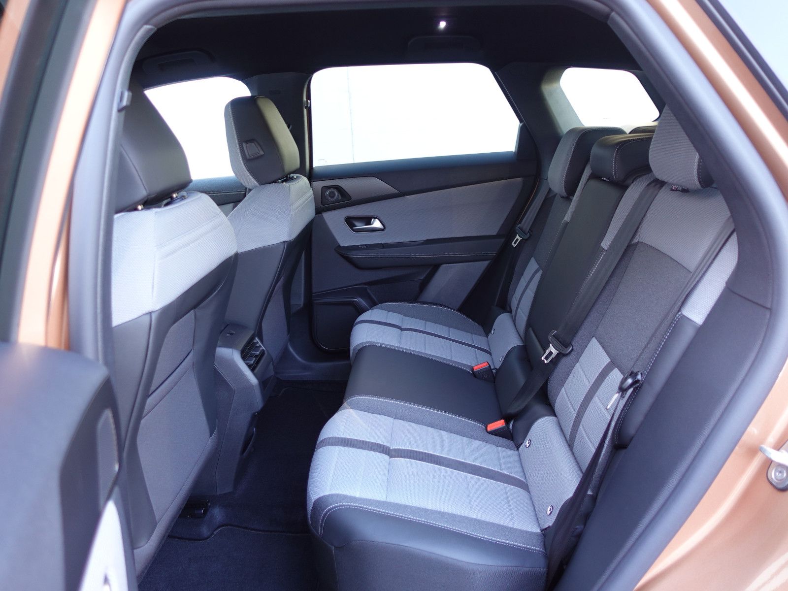 Fahrzeugabbildung Opel Grandland GS, Head Up, LED, PP, Navi, RFK