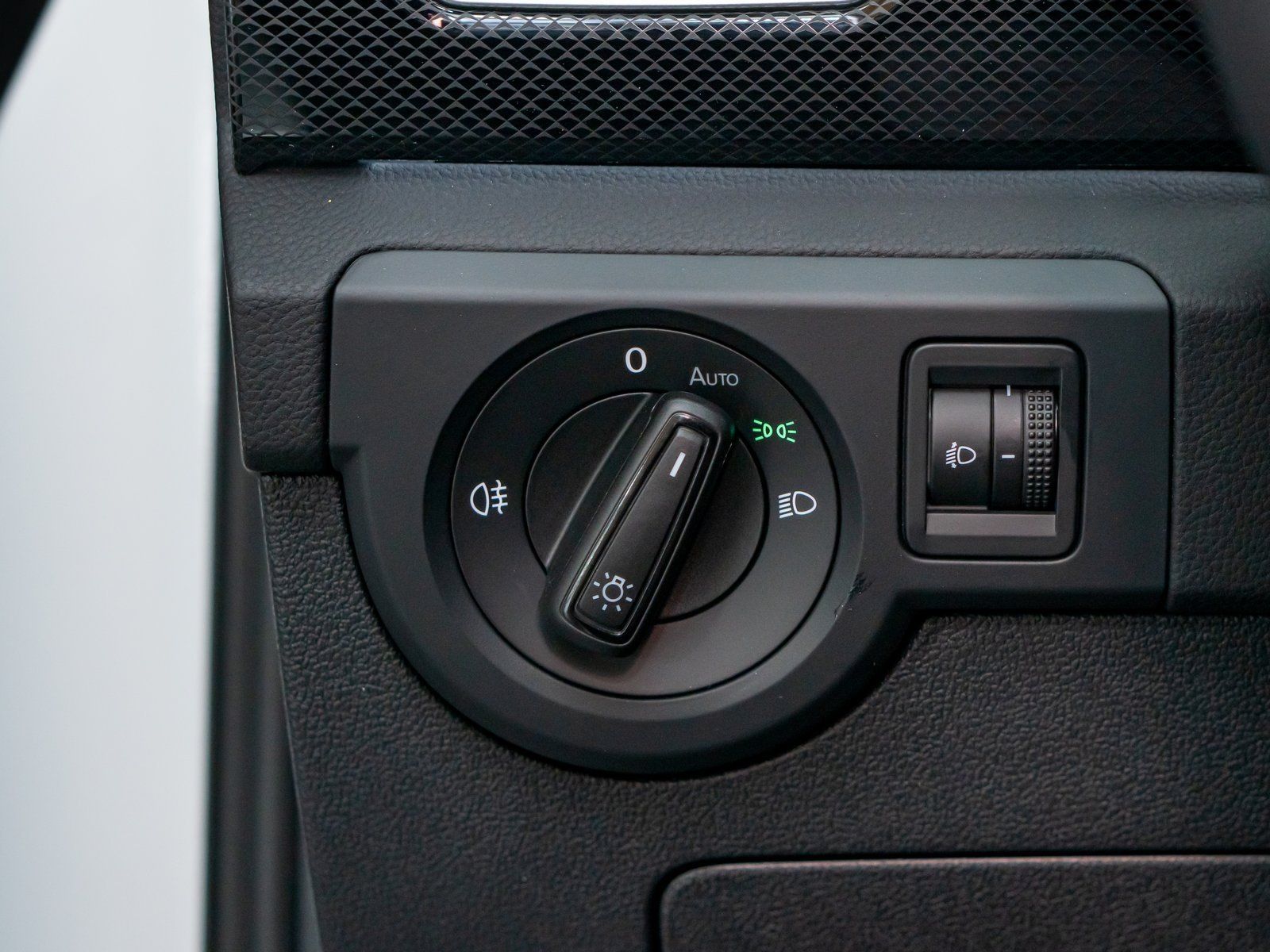 Fahrzeugabbildung Volkswagen T-Cross R-Line TSI *LED*Cam*Navi*