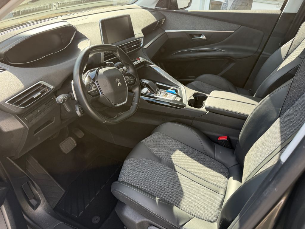 Peugeot 3008 PureTech 130 Stop & Start GPF EAT8 Allure imagem 2