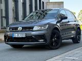 Volkswagen TIGUAN 2.0TDI R LINE 4MOTION NAVI BLACKLINE CAM
