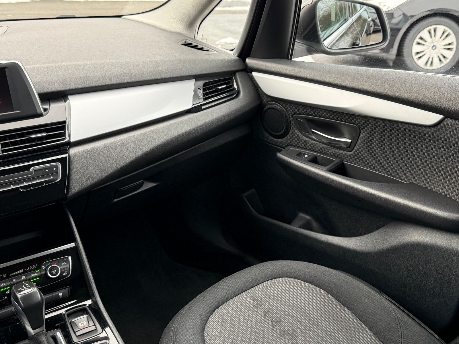 Fahrzeugabbildung BMW 218i Gran Tourer Advantage Aut AHK GRA PDC SHZ