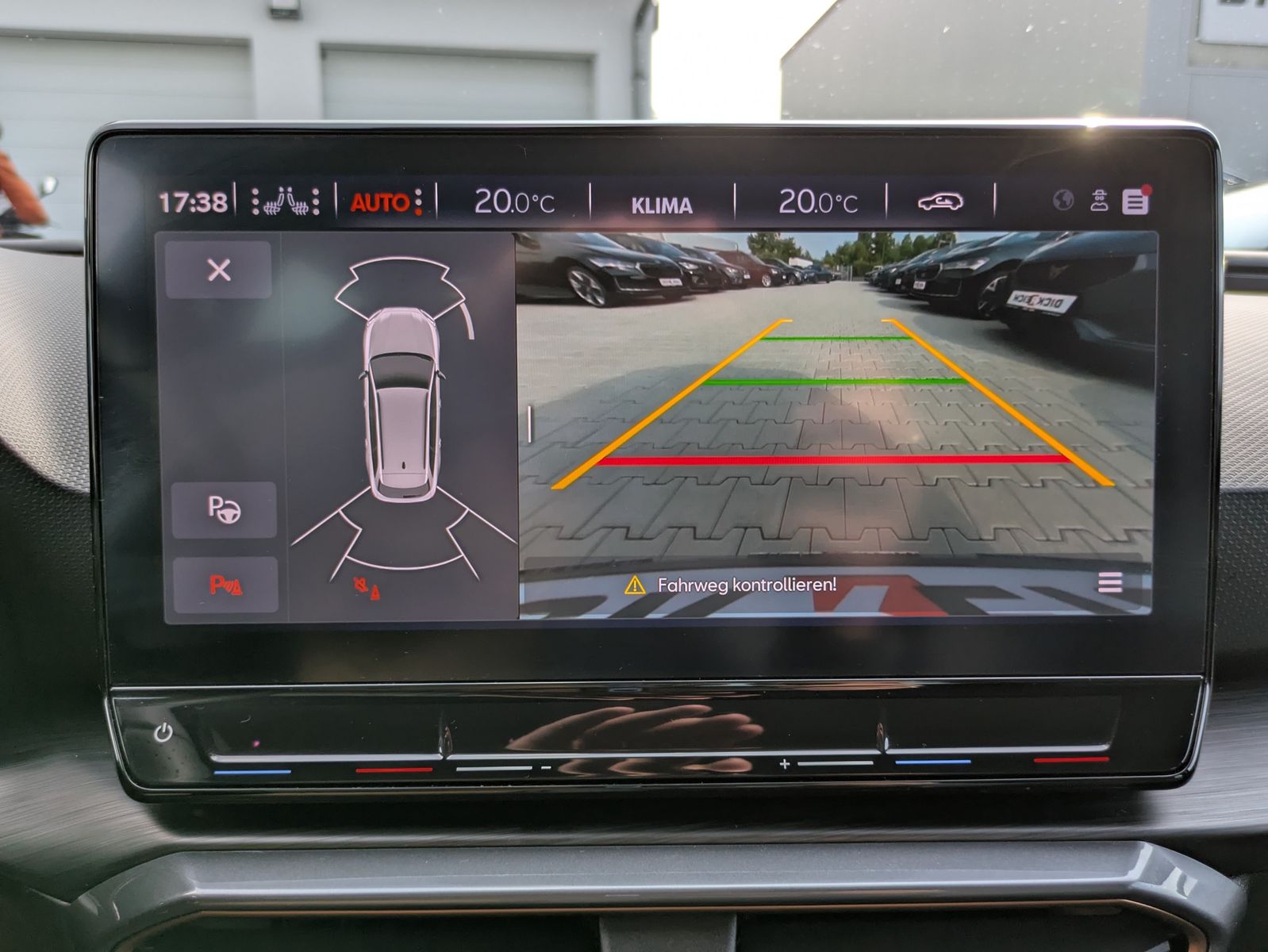 Fahrzeugabbildung CUPRA Leon 1.5 eTSI DSG MATRIX-LED*ACC*AHK*KAMERA*18"