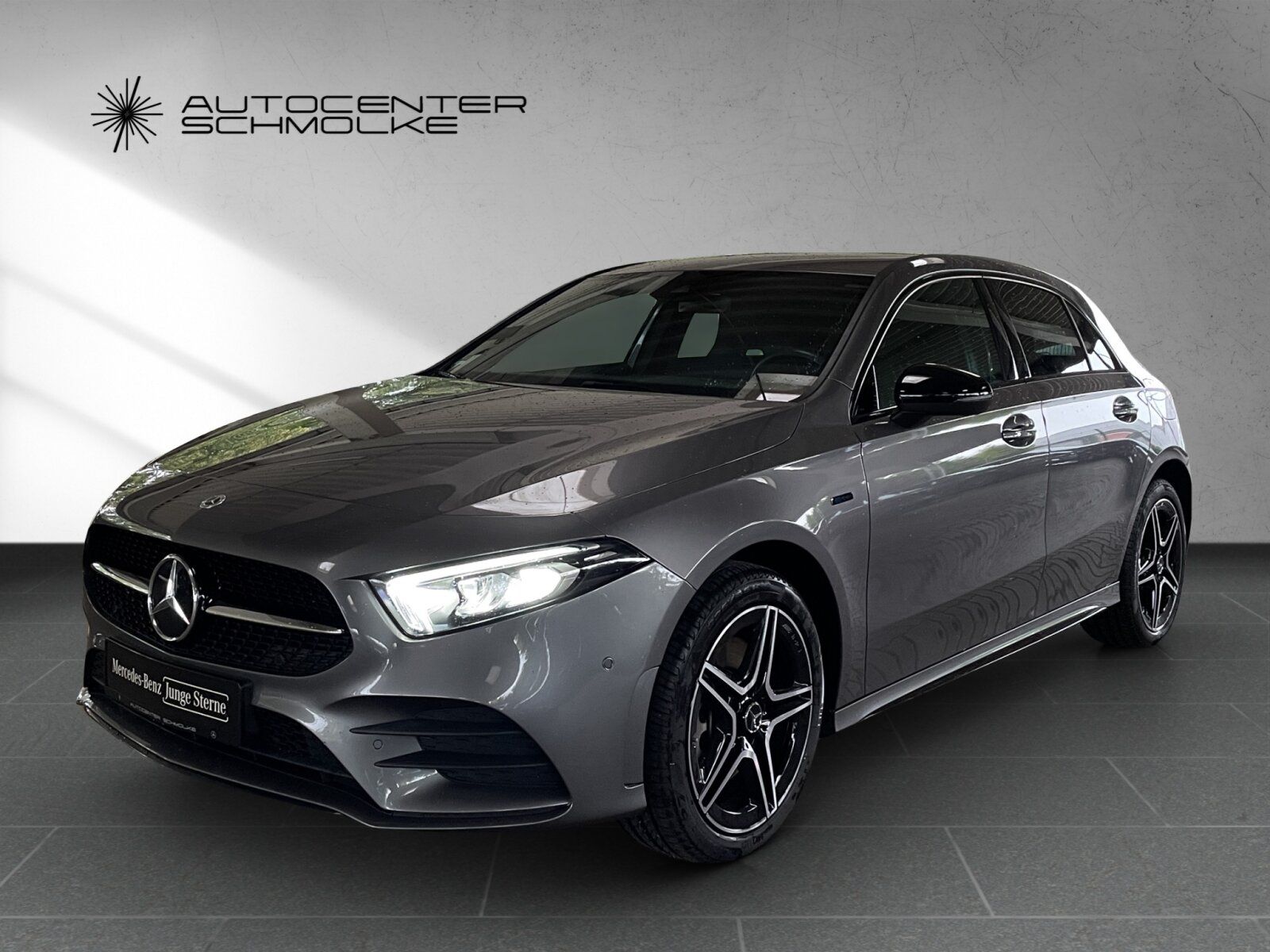 Mercedes-Benz A 250 e AMG CARPLAY LED AMBIENTE SHZ RFK etc foto 2