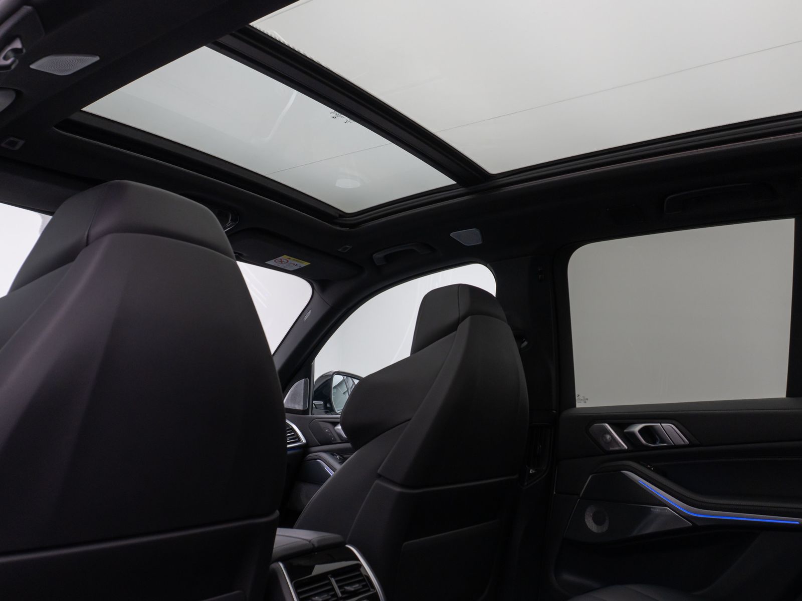 Fahrzeugabbildung BMW X5 xD30d M Sport Panorama Laser 360°HUD DAB B&W
