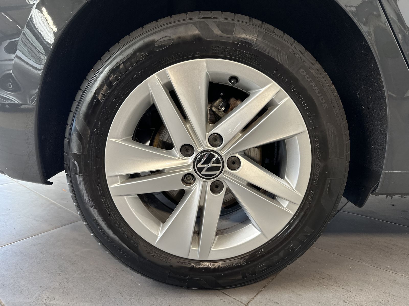 Fahrzeugabbildung Volkswagen Golf 1.5 TSI Life NAV+LED+ACC+CARPLAY+VCOCKPIT