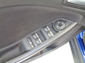 Fahrzeugabbildung Ford Focus 1,5 TDCi Turnier / 1. Hand / KLIMA / NAVI