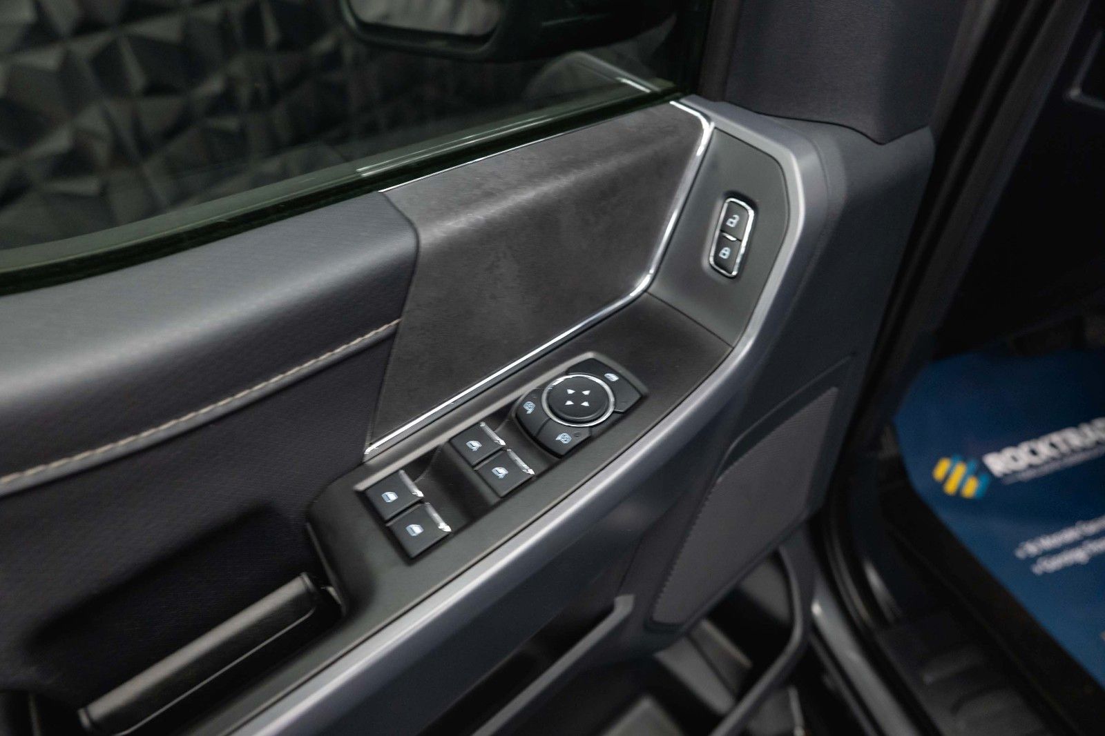 Fahrzeugabbildung Ford F150 5.0L V8 4x4 Offroad SuperCrew RAPTOR 19%
