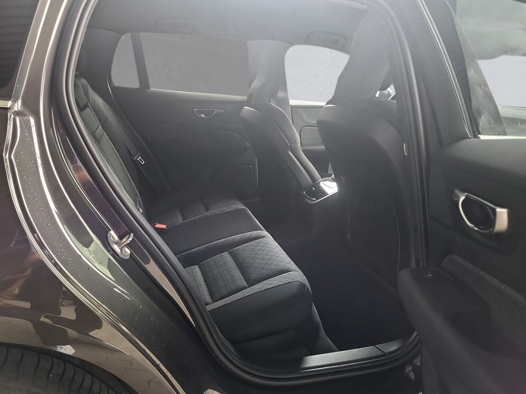 Volvo V60 Kombi Core Recharge Plug-In Hybrid AWD T6 Wi