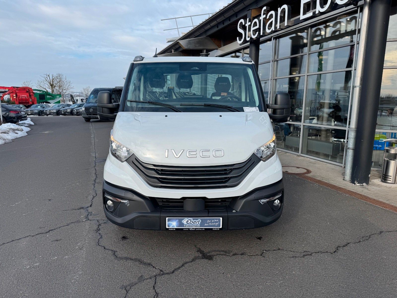 Fahrzeugabbildung Iveco Daily 35S14 HA8 Fahrgestell *R3.450mm*AHK*Luft*