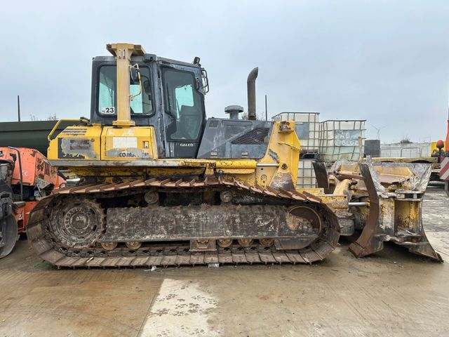 Komatsu D61PX-15 *Bj2005/15700h/Klima/6-Wege-Schild*