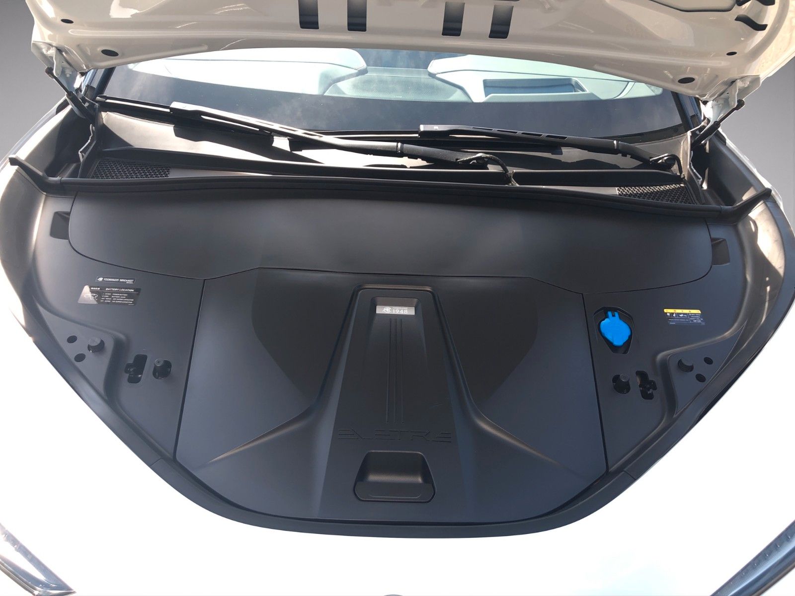Fahrzeugabbildung Lotus Eletre 600 GT SE Vollleder schwarz