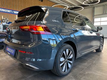 MYAUTOCENTER – Gebraucht- und Jahreswagen mit Werkstattservice in Pfaffenhofen Volkswagen Golf VIII *Keyless*Totwinkel*ACC*PDC*LED*VOLL