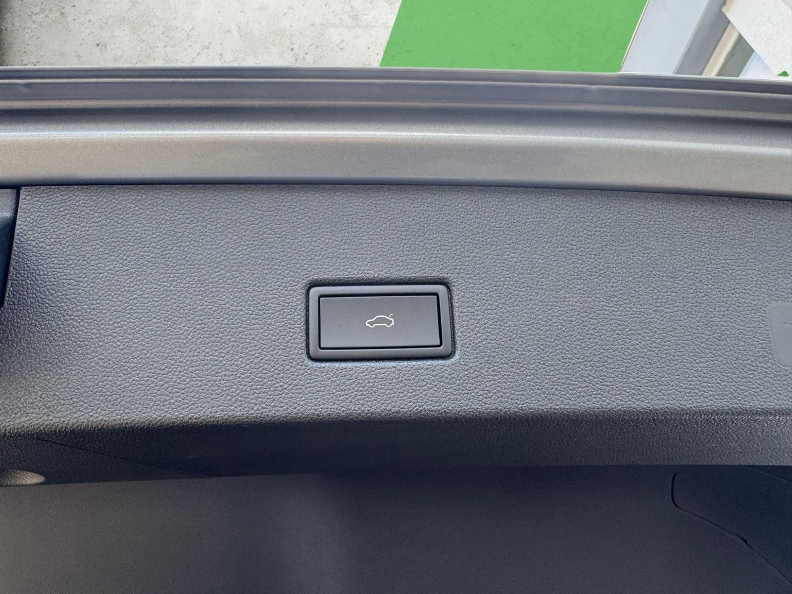 Fahrzeugabbildung Volkswagen T-Roc 2.0 TSI  R-Line 4Motion 190 PS*PANO*ACC*