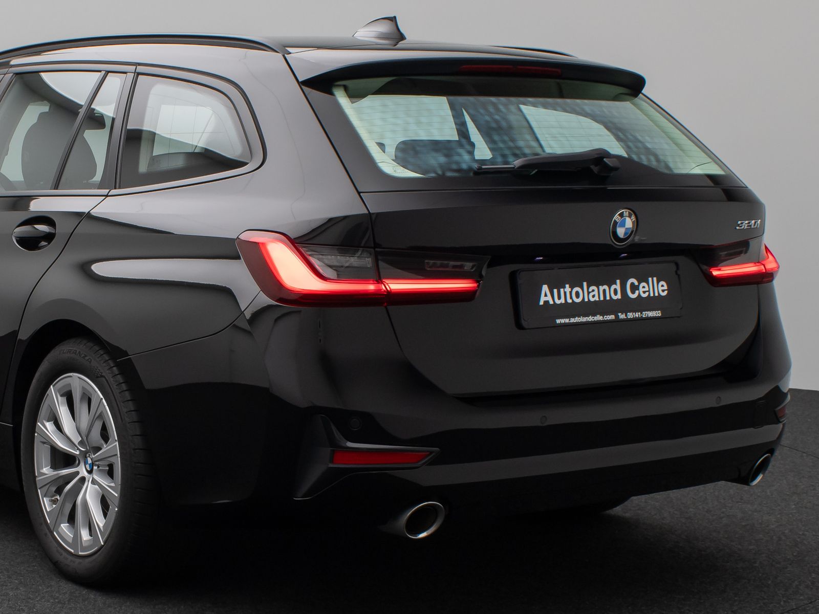 Fahrzeugabbildung BMW 320i CockPit+ DAB PDC LED Lordos Sitzhzg Komfort