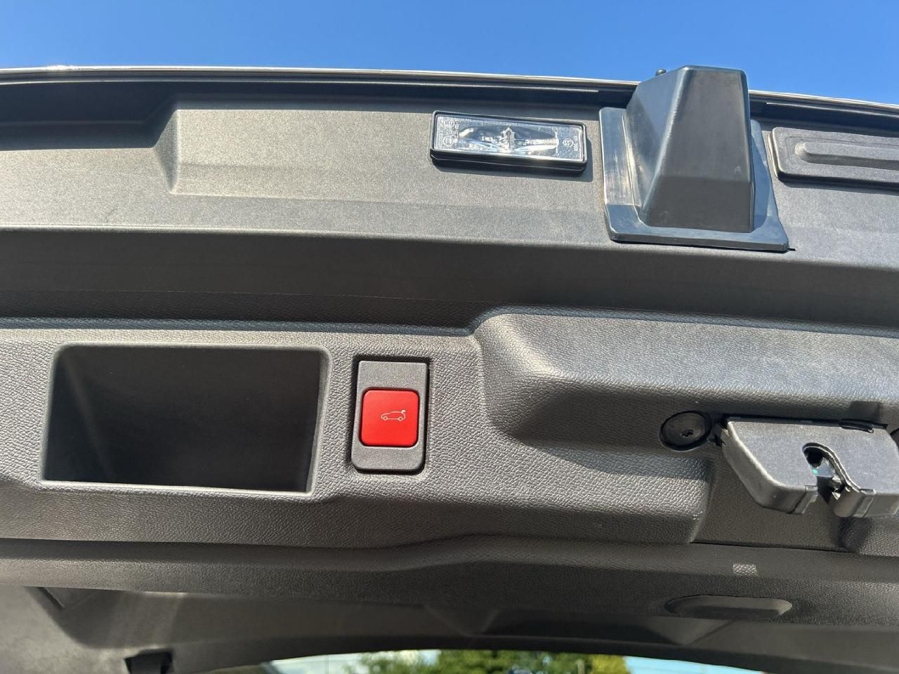 Fahrzeugabbildung Opel Grandland Electric 82 KWh - 157 kW GS