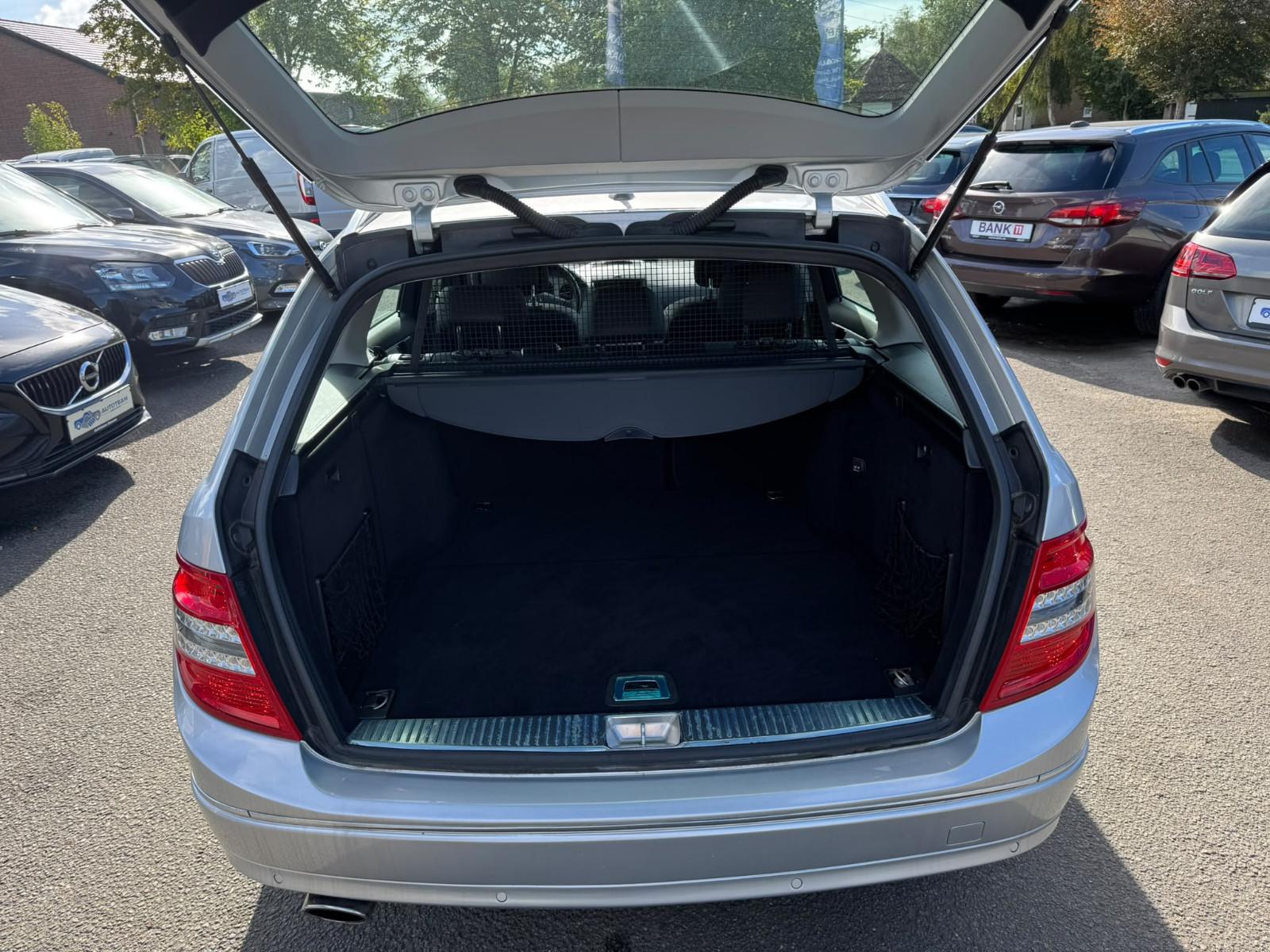 Mercedes-Benz C 220CDI AUTOMATIK/TÜV/AHK/NAVI/LEDER/KLIMA