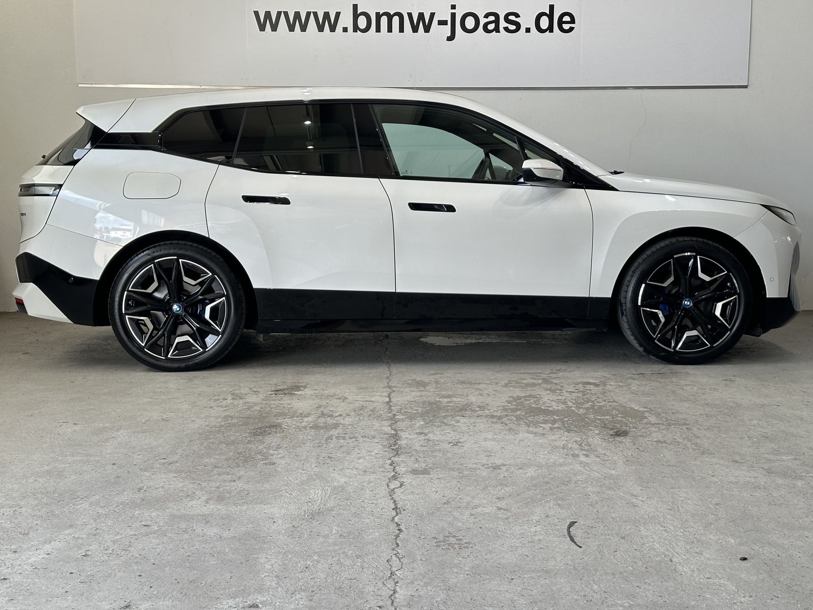 Fahrzeugabbildung BMW iX xDrive40 Sportpaket Panorama Dach HK HiFi