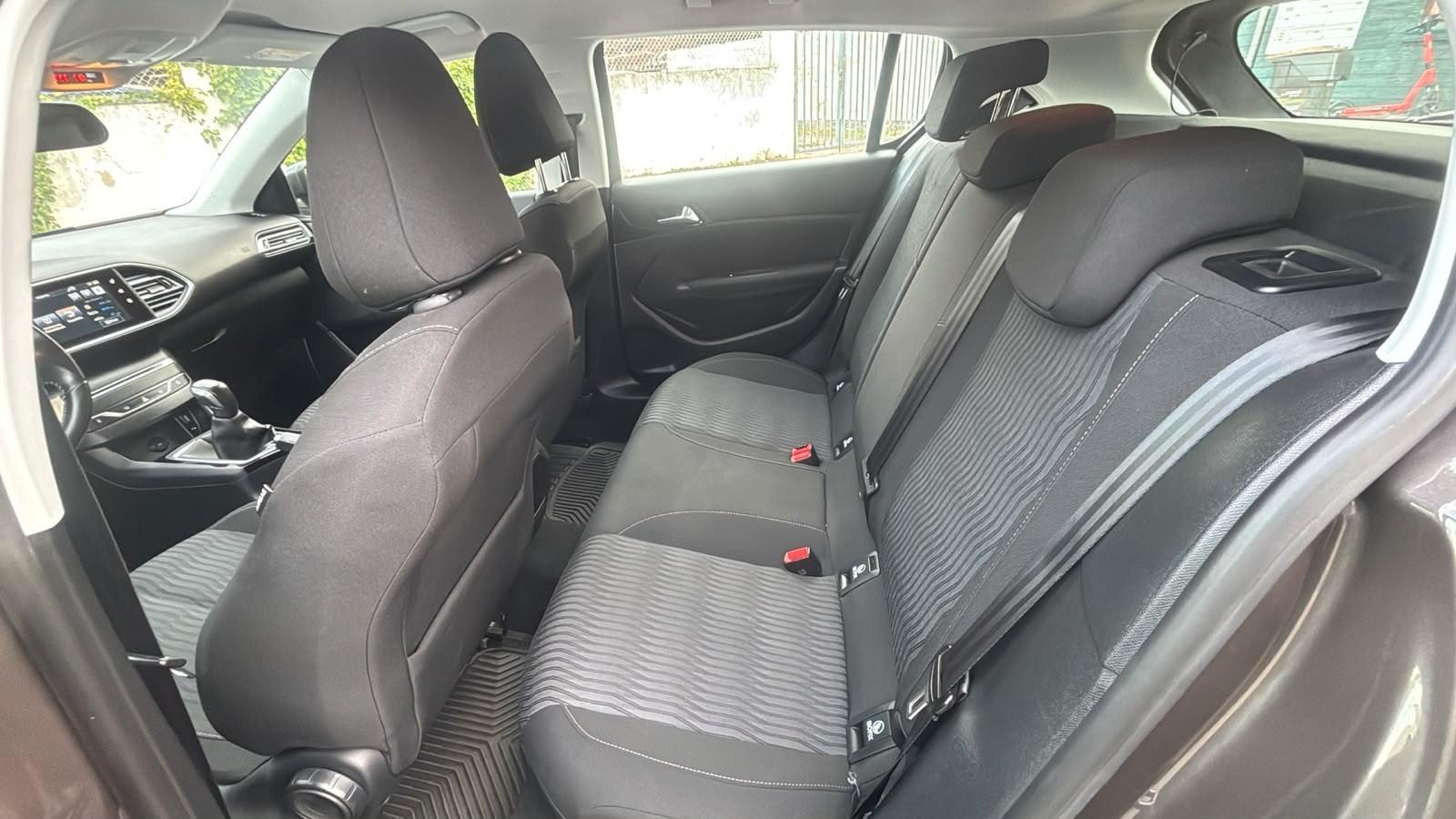 Peugeot 308 Active *1.2 Benzin* *Gut gepflegt*