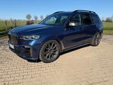 BMW X5 M50 M50d - - blaue BMW X5 M50