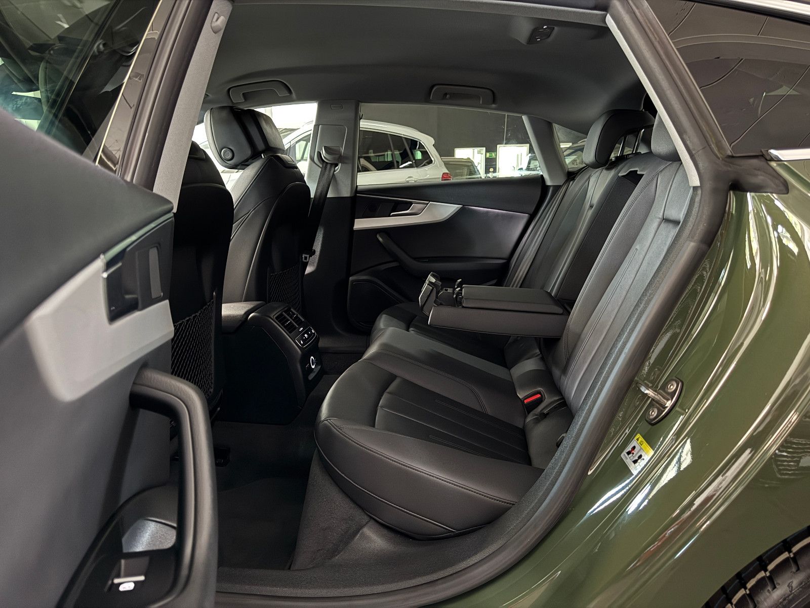 Fahrzeugabbildung Audi A5 SP S-TRONIC SONDERLACKIERUNG S-LINE MEGA VOLL