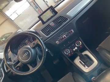 Audi Q3 2.0 TFSI Quattro *1.HAND*NAVI*XENON*ALCANTARA