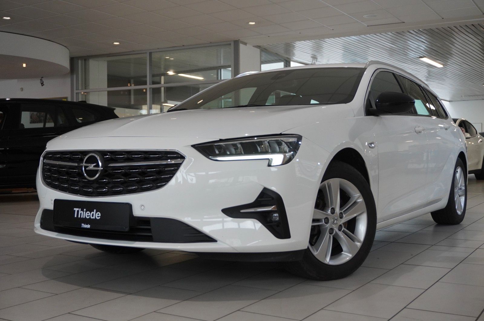 Fahrzeugabbildung Opel Insignia B ST 2.0D BUSINESS NAVI/LED/KAMERA/DAB+