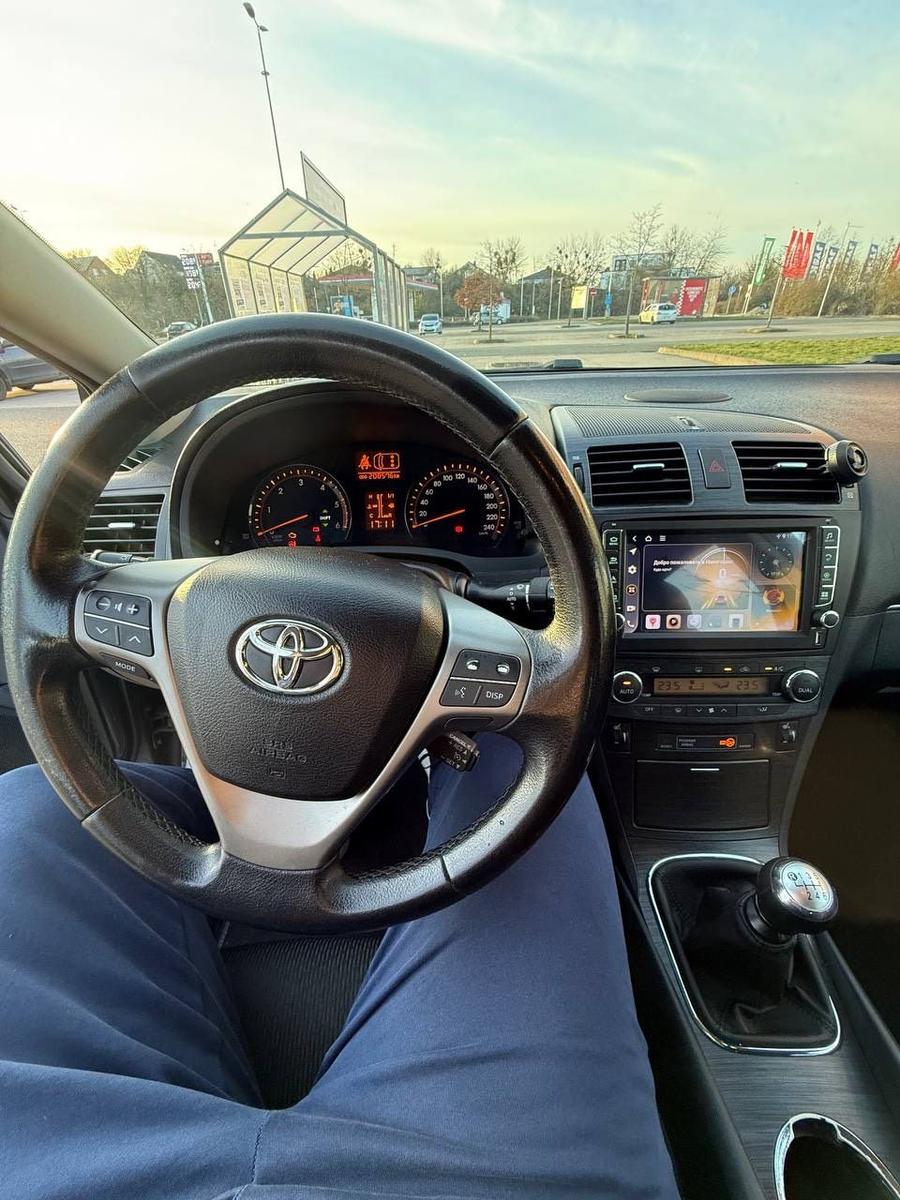 Toyota Avensis 2009 — photo 11
