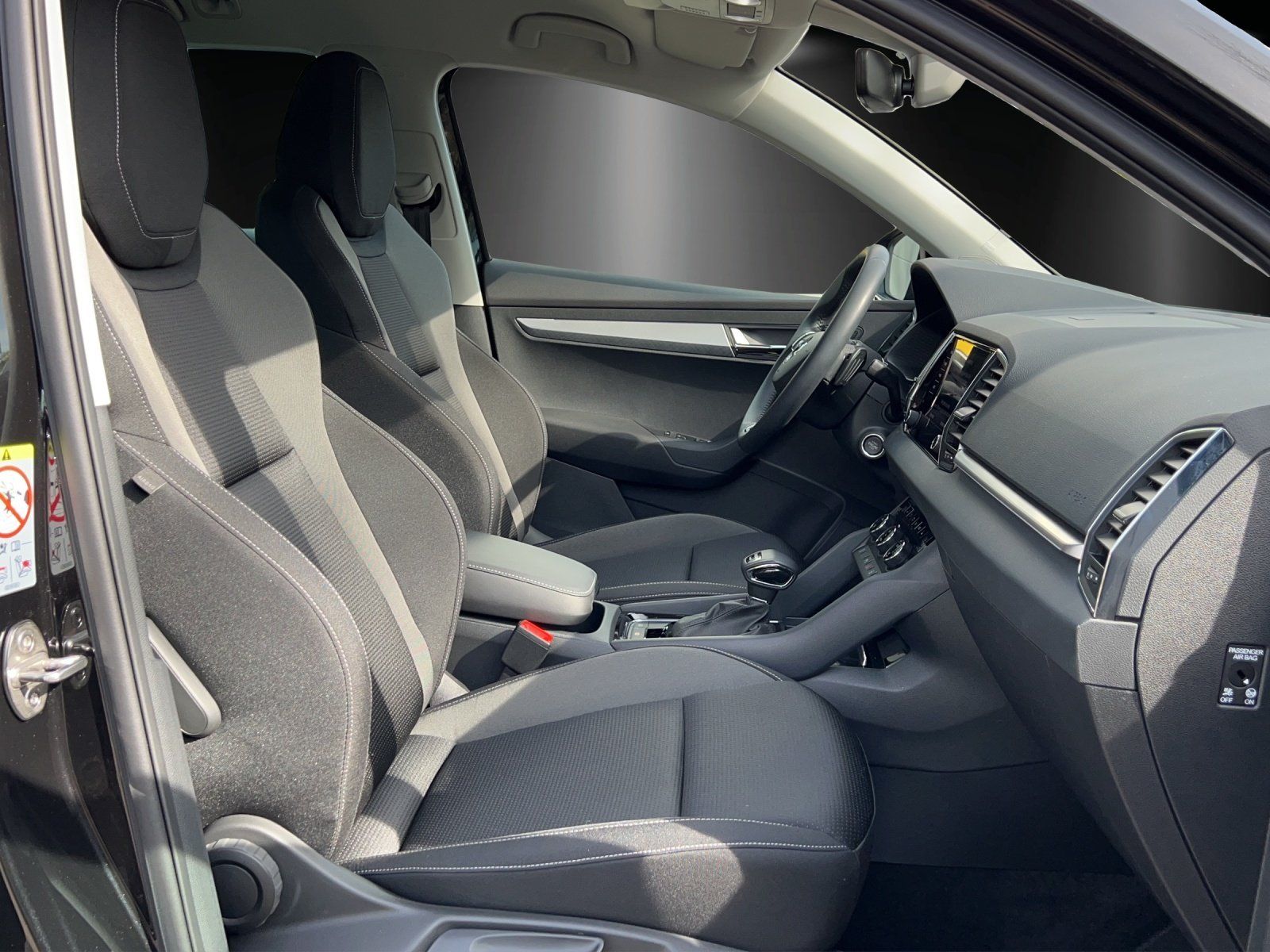 Fahrzeugabbildung SKODA Karoq 2.0 TDI Tour 4x4 DSG/VIRTUAL/AHK/KAMERA/