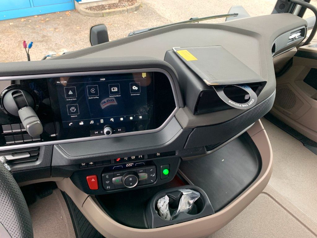 Fahrzeugabbildung DAF FAN XG 480 Swing-Board mit LBW