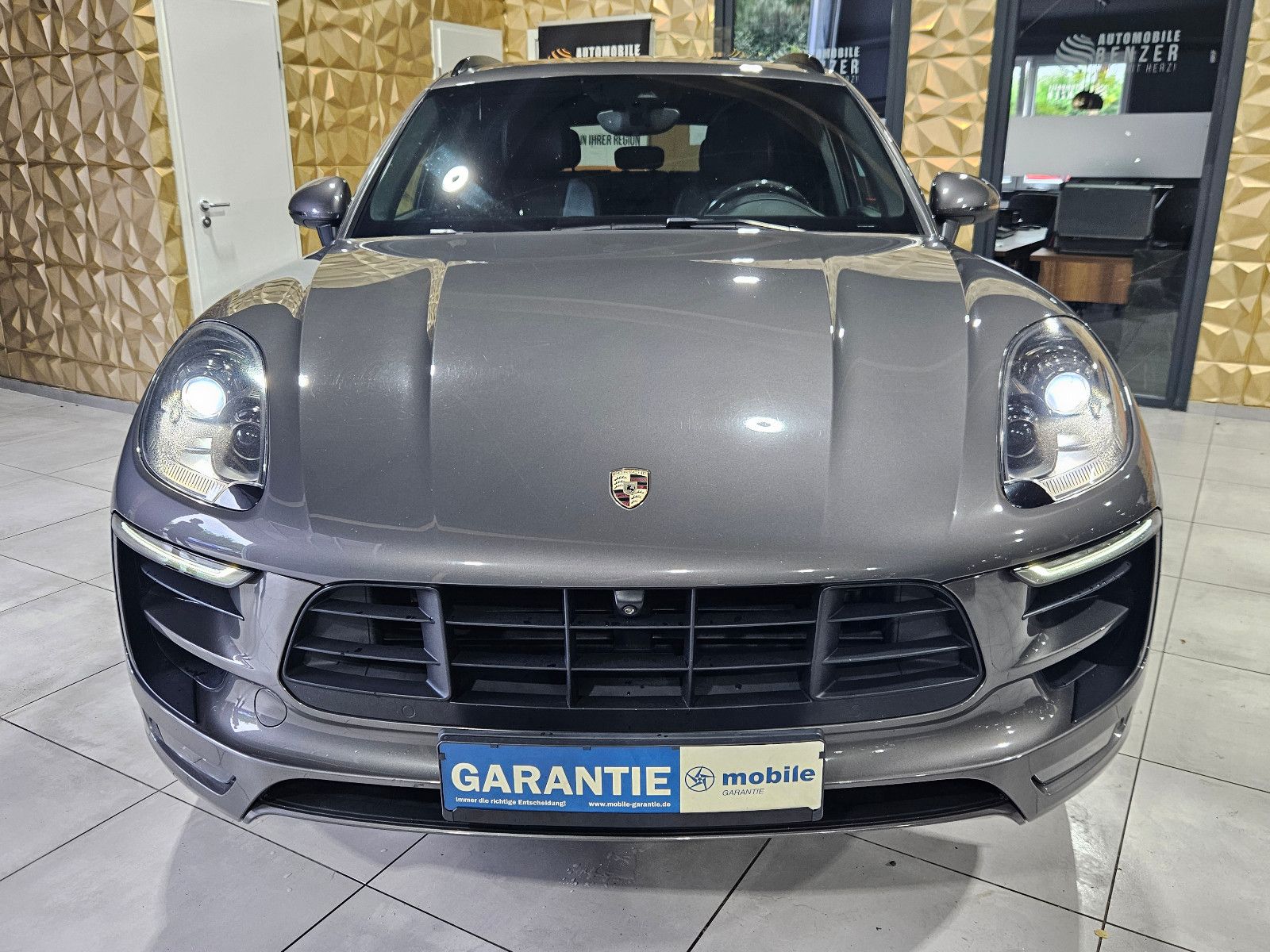 Fahrzeugabbildung Porsche Macan S /SPORT-DESIGN/PANO/CARBON/360°/LED/BOSE/