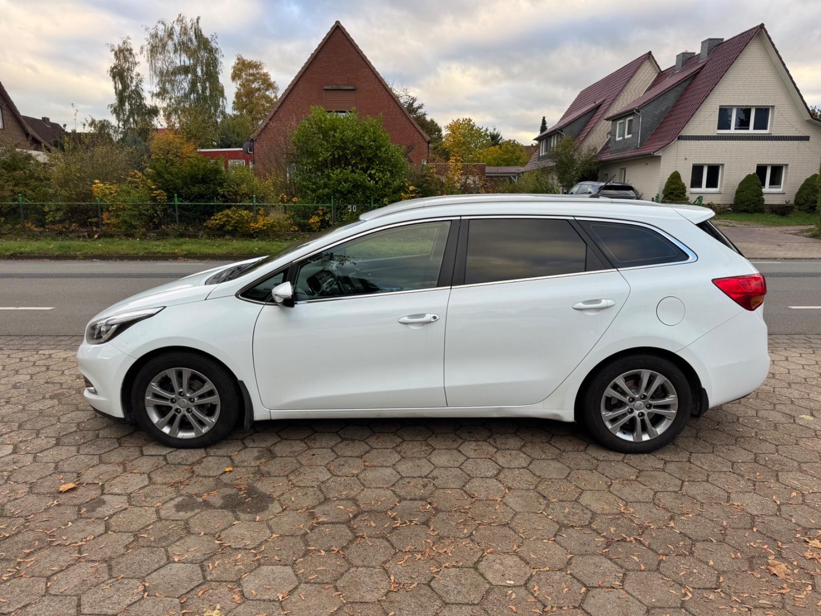 Kia cee'd 2012 — engine 1.591 cm³, 135 HP (99kW)