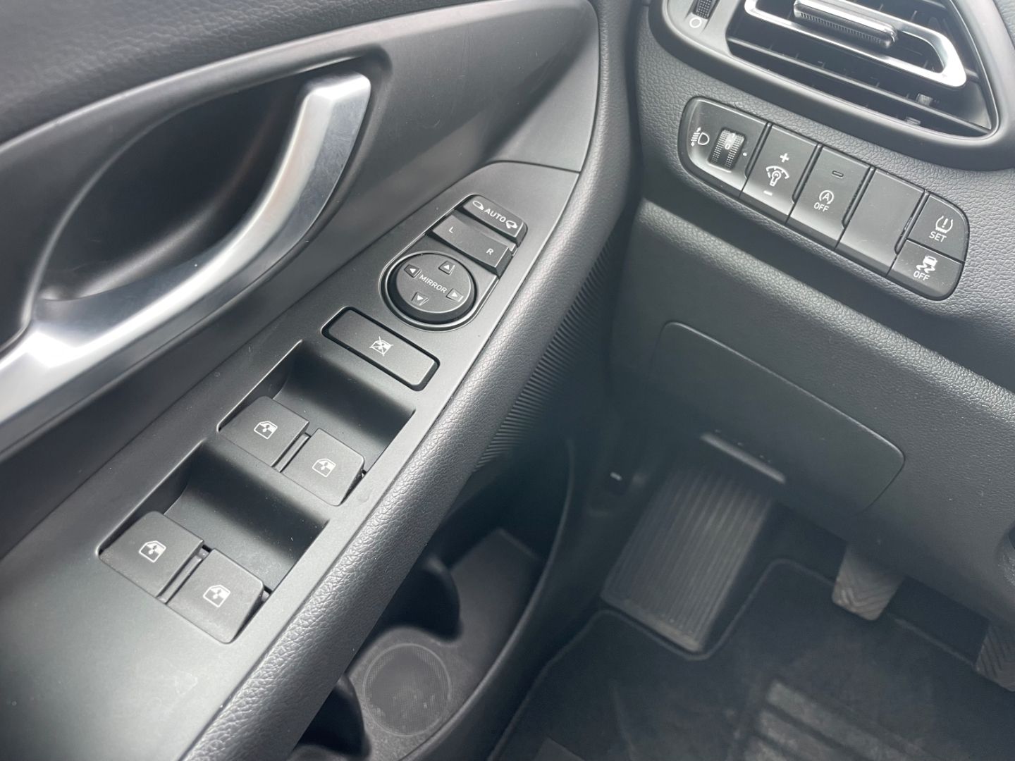 Fahrzeugabbildung Hyundai i30 Trend Mild-Hybrid DAB Kamera SpurhalteAss