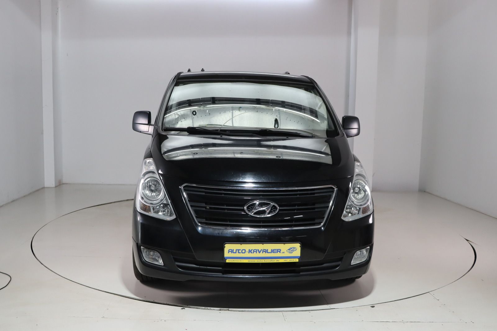 Fahrzeugabbildung Hyundai H-1 * Standhzg. * Leder 8 Sitze * Travel