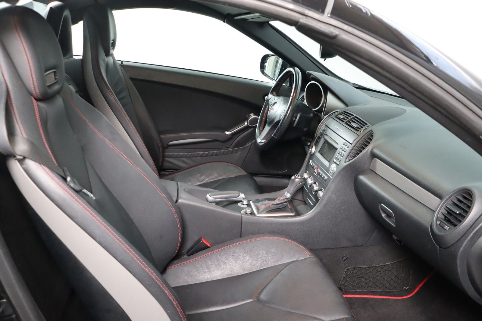 Fahrzeugabbildung Mercedes-Benz SLK 200 KOMPRESSOR * Airscarf * SHZ * Bi-Xenon