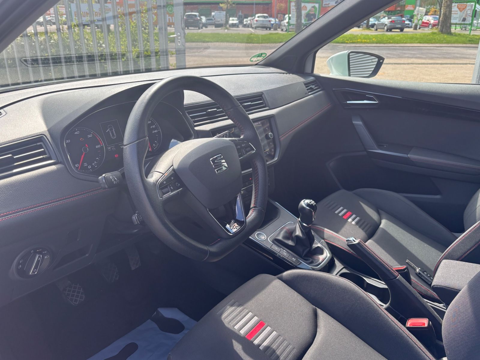 Fahrzeugabbildung SEAT Arona 1.6 TDI FR