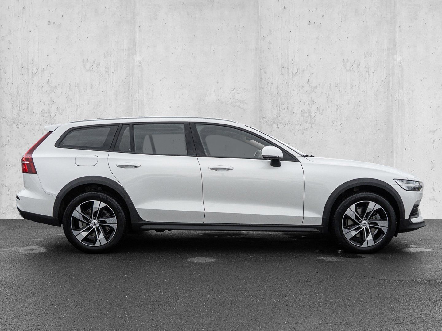 Volvo V60 Cross Country B4 D AWD Plus Bright PILOT LED foto 5