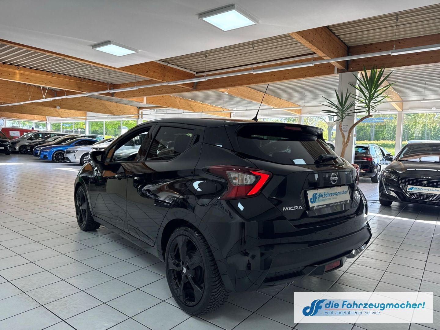 Fahrzeugabbildung Nissan Micra N-Sport Navi Soundsystem Bose LED Klimaaut