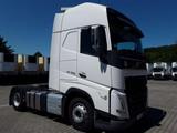 Volvo Vehicle Tractor 4x2 Standard - Angebote