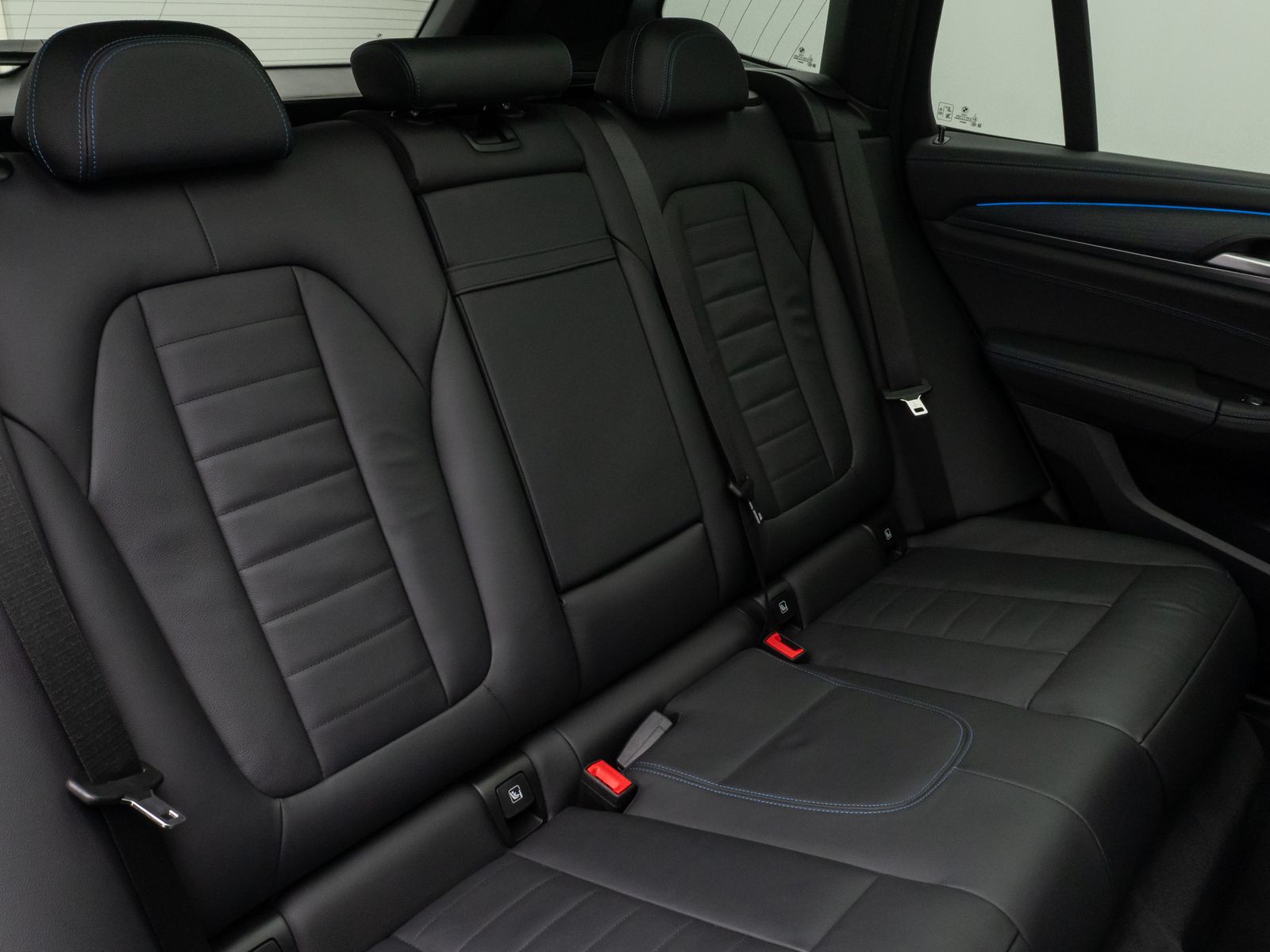 Fahrzeugabbildung BMW iX3 Impressive M Sport Panorama 360°HUD DAB H/K