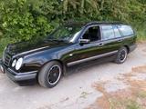 Mercedes-Benz Mercedes E420 Tüv Neu - Mercedes-Benz E 420 mit Benzin-Antrieb