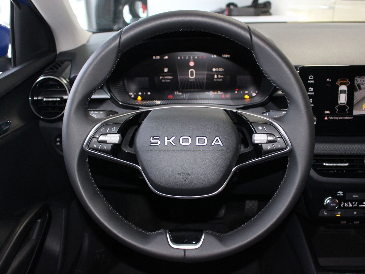 Fahrzeugabbildung SKODA Fabia 1.0 TSI Selection RFK/SHZ/APP/Keyless