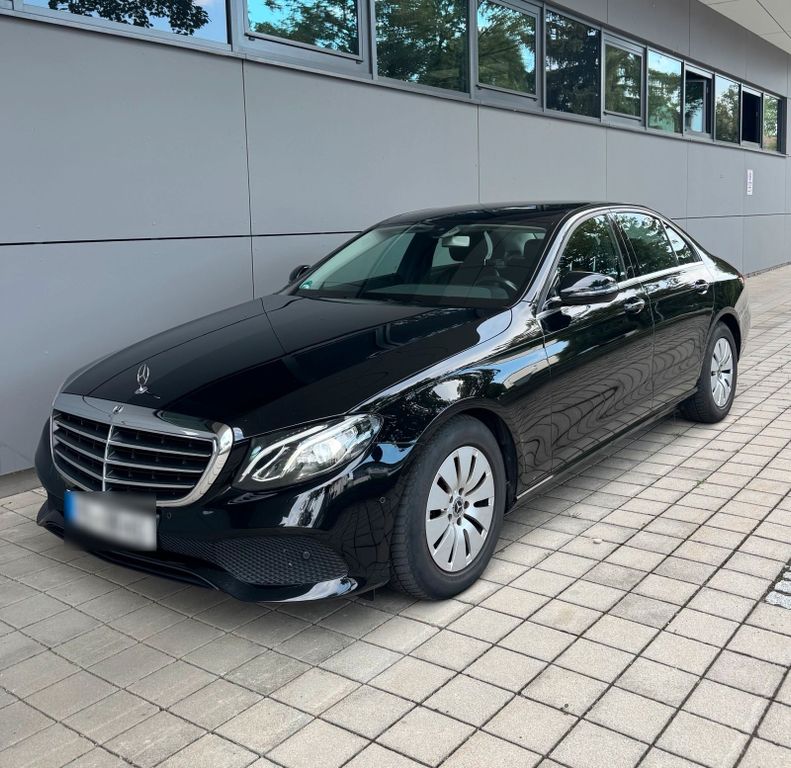Image of Mercedes-Benz E 200