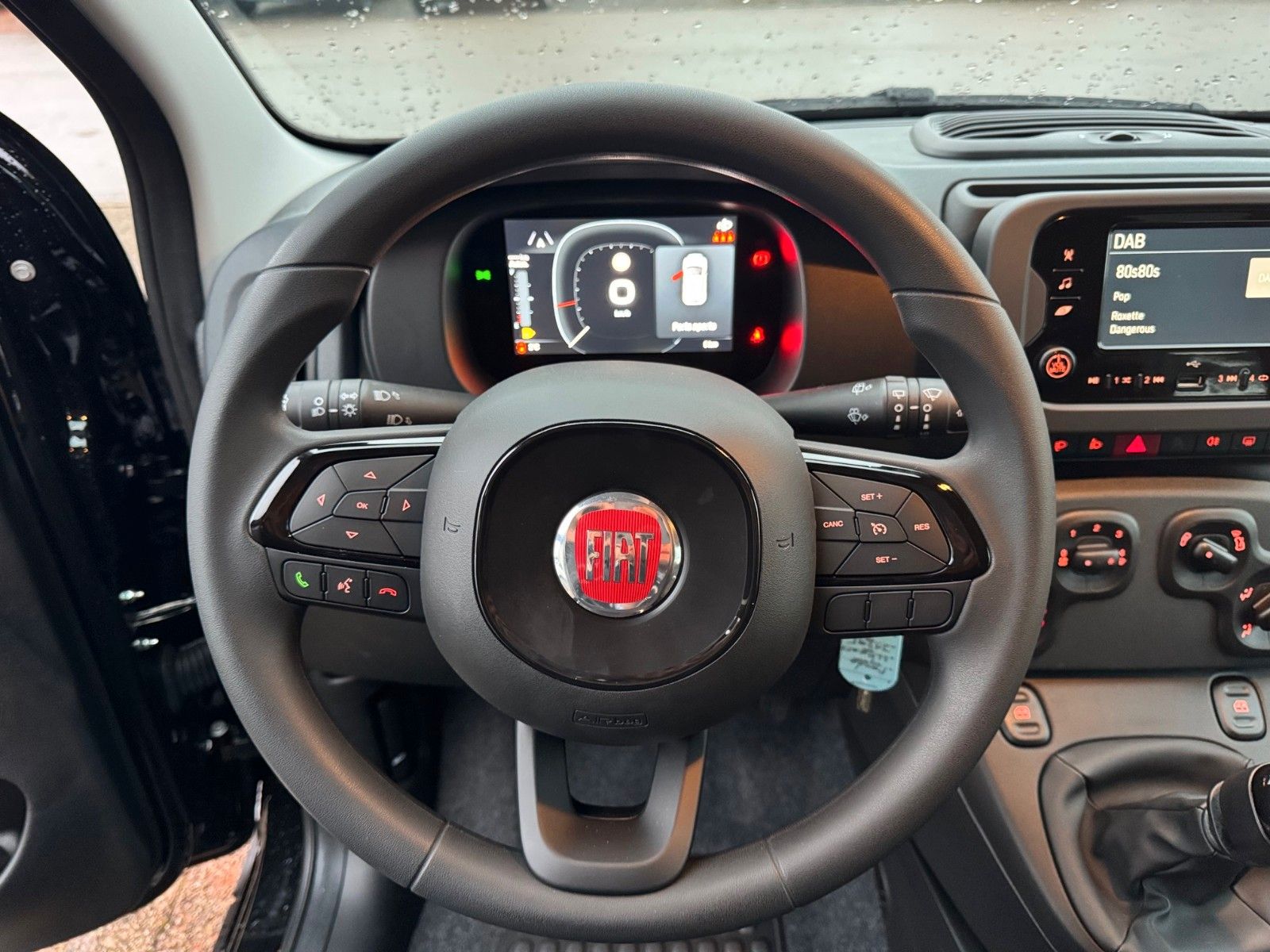 Fahrzeugabbildung Fiat Panda Hybrid 1.0 GSE DAB Tempomat