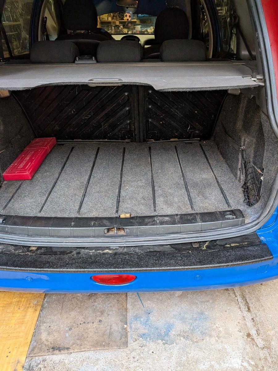 Peugeot  2004 — photo 13